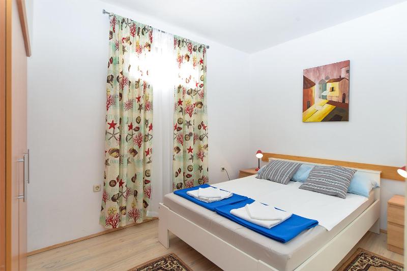Apartment image 3