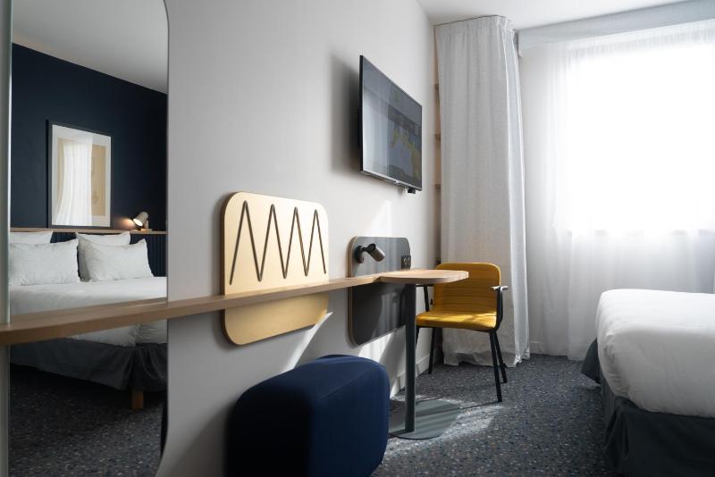 Standard Double Room image 4