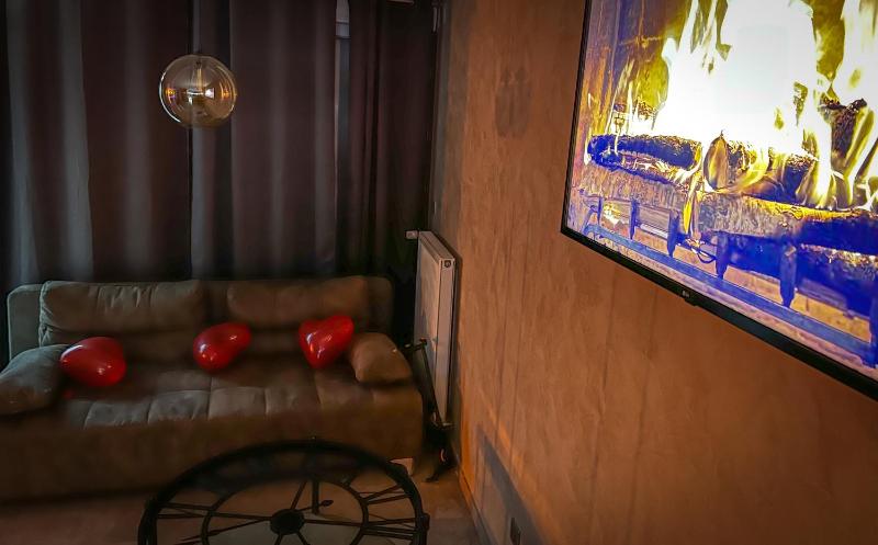 LE LOFT A BULLES (85m2 Jacuzzi Hammam Billiard Bar Douche Sauna) - image 7