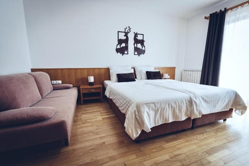 Deluxe Twin Room image 1