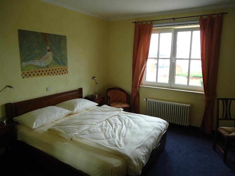 Standard  Double Room image 3