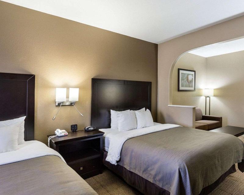 Quality Suites Houston NW Cy-Fair - image 38