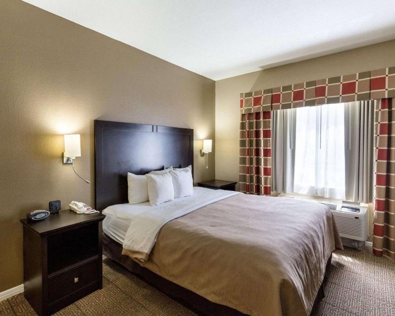 Quality Suites Houston NW Cy-Fair - image 39