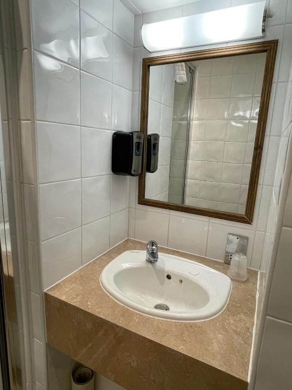 Standard Single Room with Single Bed - Non-Smoking image 3