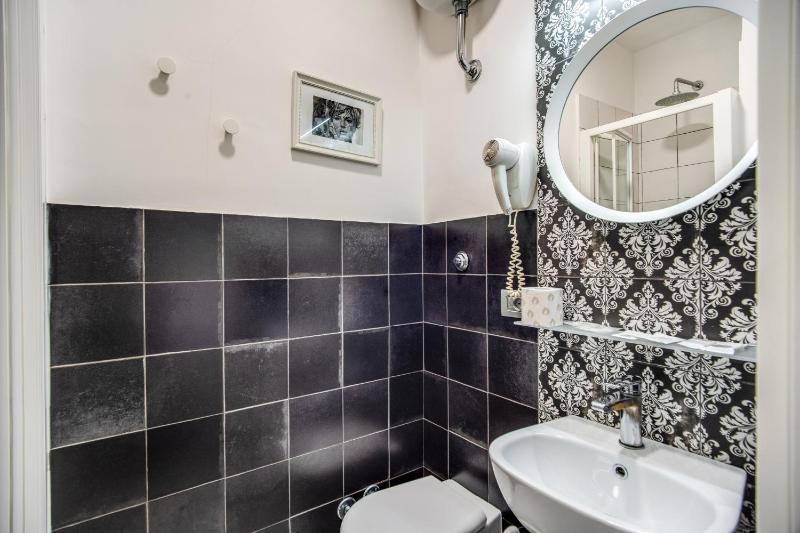 Standard Double or Twin Room image 2