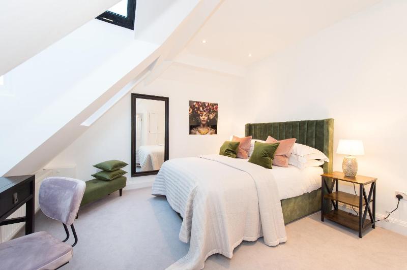 The Tower by Harrogate Serviced Apartments - image 7