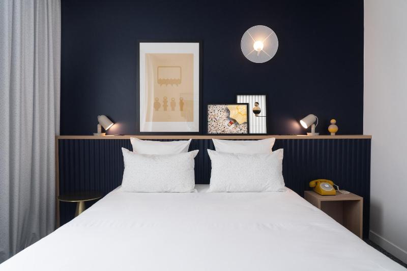 Standard Double Room image 2