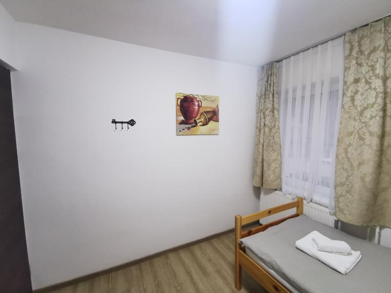 Single Room image 3