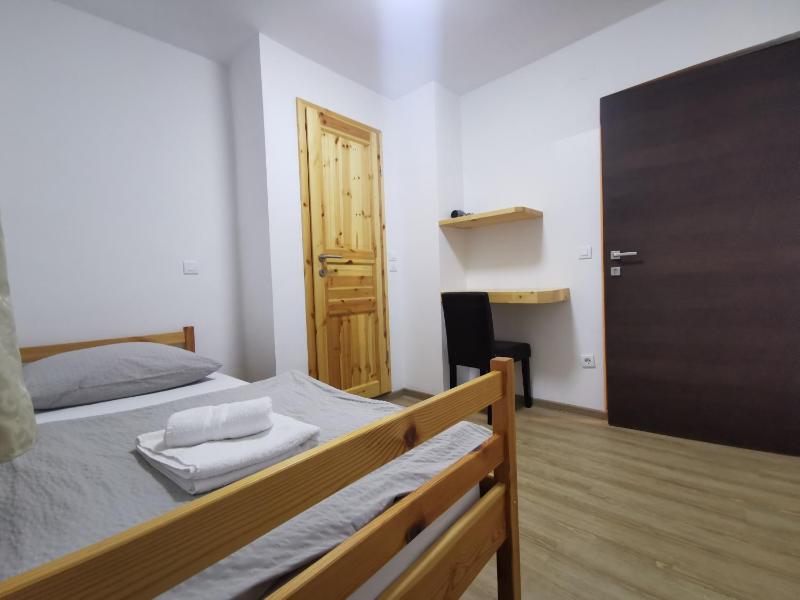 Single Room image 4