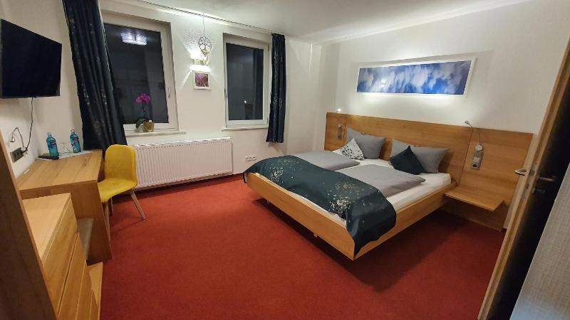 Deluxe Double Room image 1