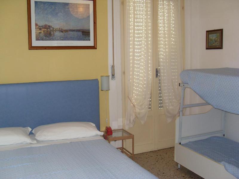Quadruple Room image 4