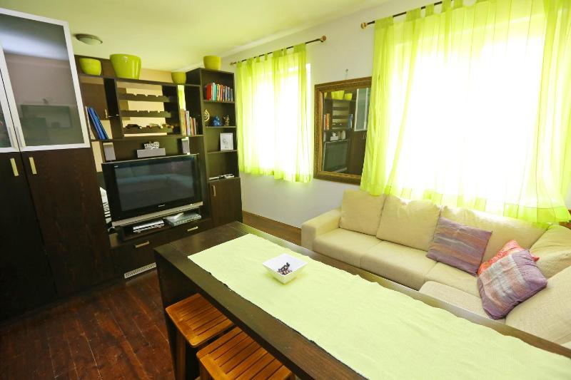 One-Bedroom Apartment - 12 Knezova Subica Bribirskih image 4