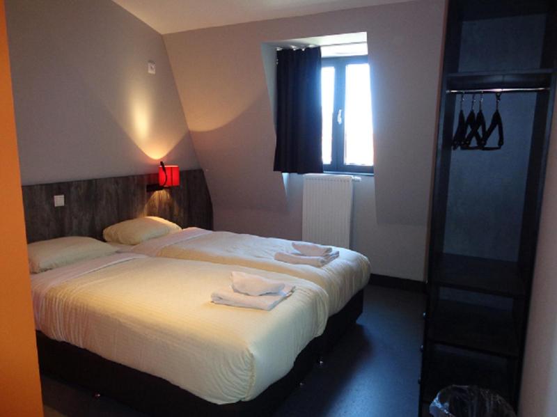 Double Room with Private Bathroom image 3