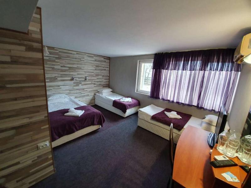Triple Room with Balcony image 2
