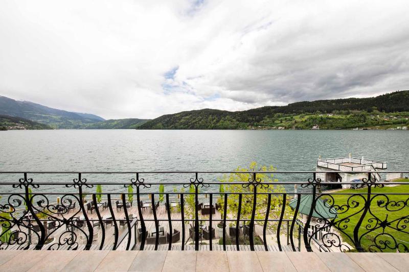 Suite with Lake View image 4