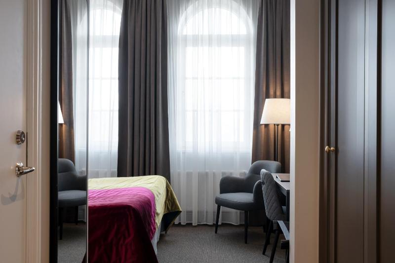 Superior Double or Twin Room image 4