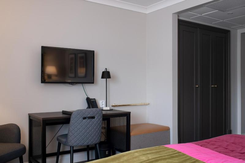 Superior Double or Twin Room image 3