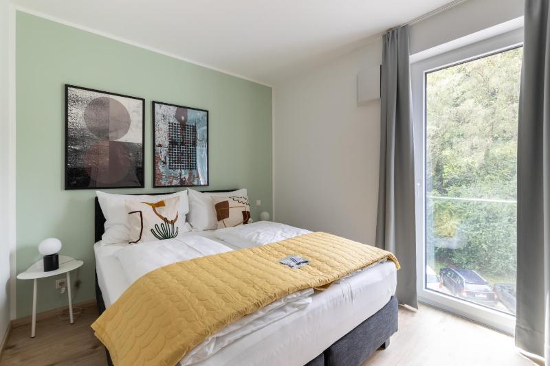 One-Bedroom Suite L image 1