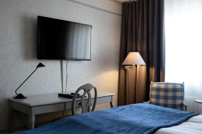 Standard Double Room image 2
