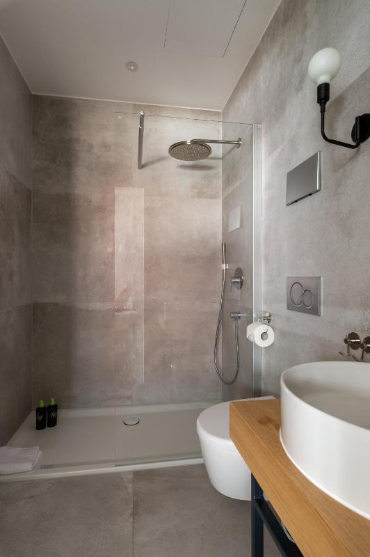 Suite S image 4