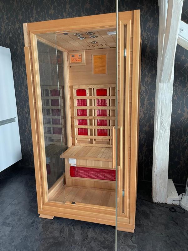 Deluxe Apartment with Hot Tub image 2