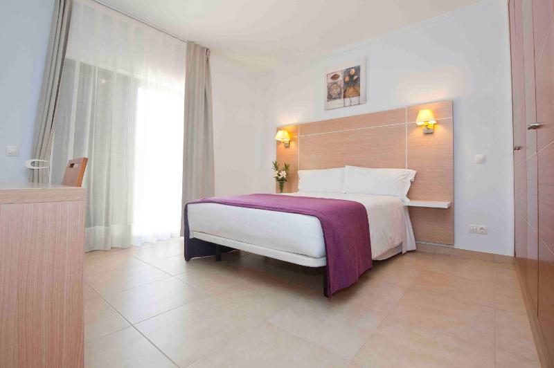 Two-Bedroom Family Apartment (6 Adults) image 3