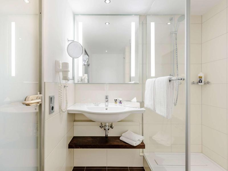 Standard Single Room image 4