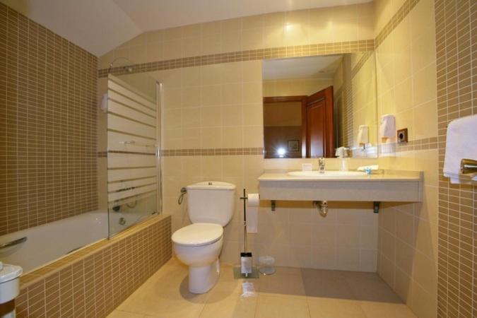 Superior Double Room image 3