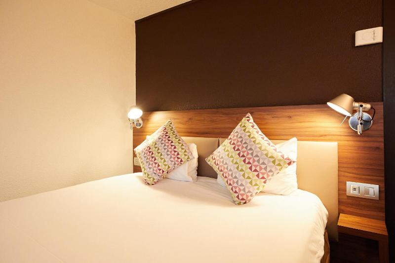 Double Room image 4
