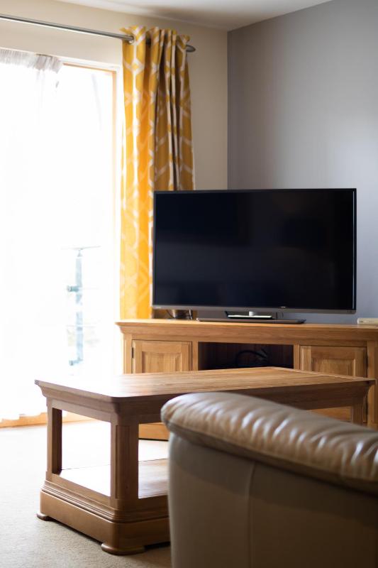 Three-Bedroom Apartment (No Sea View) image 2