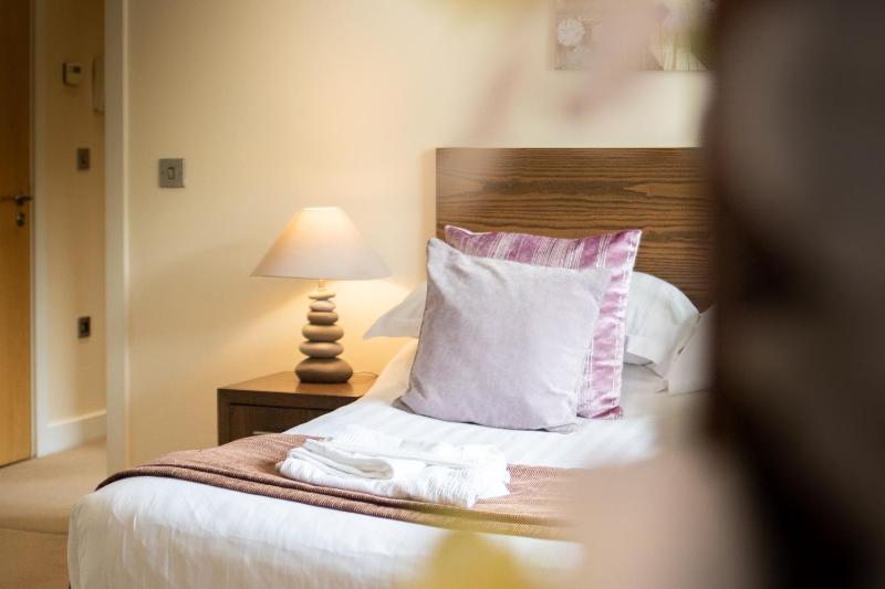 Three-Bedroom Apartment (No Sea View) image 3
