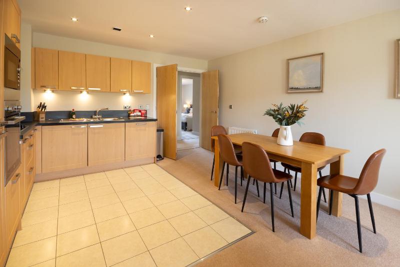 Three-Bedroom Apartment with Sea View image 4