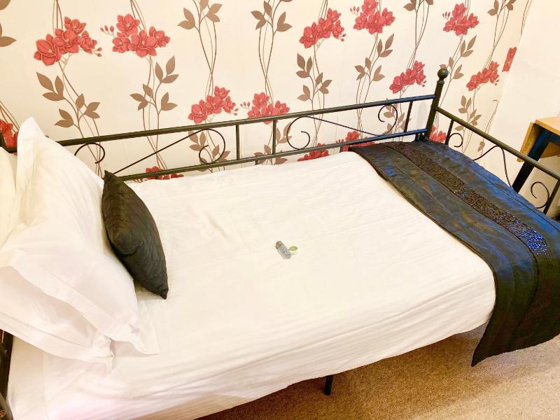 Budget Single Room image 1