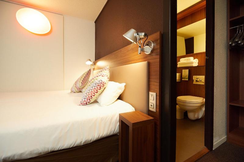 Double Room image 2