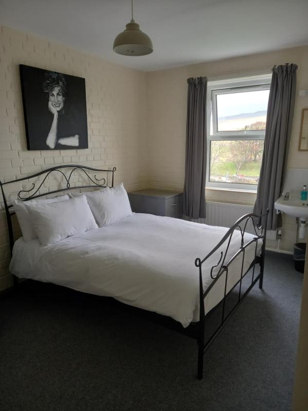 Double Room image 4
