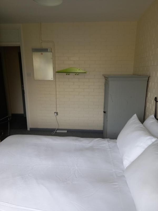 Double Room image 3