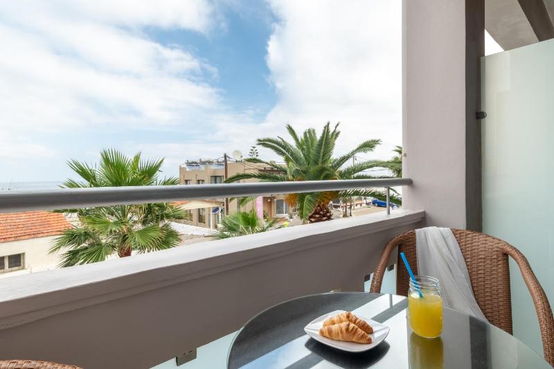 Luxury Studio with Sea View image 3