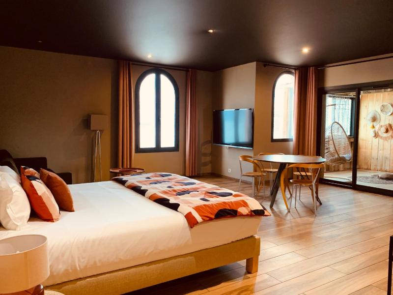 Quadruple Room with Terrace image 1