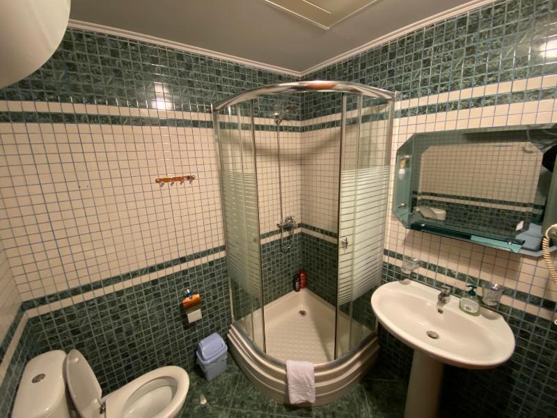 Executive Queen Room with Two Queen Beds image 4
