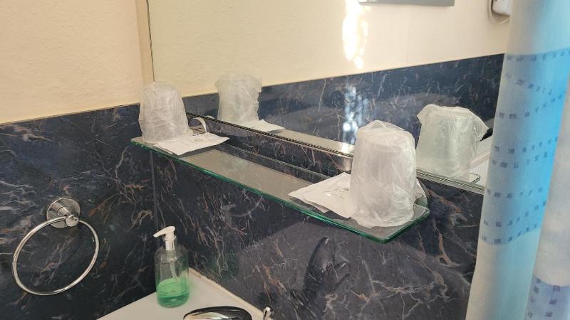 Twin Room with Shared Bathroom image 2