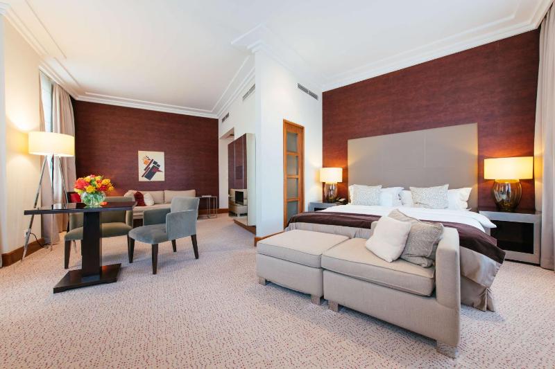 Junior Suite with City View image 1