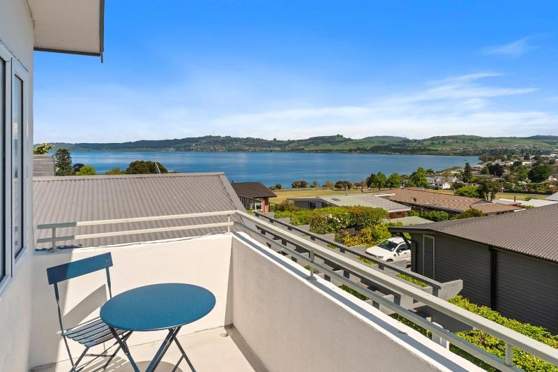 Hilltop House - Taupo - image 16