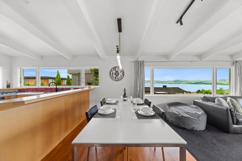 Hilltop House - Taupo - image 19