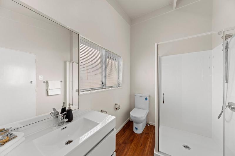 Hilltop House - Taupo - image 4