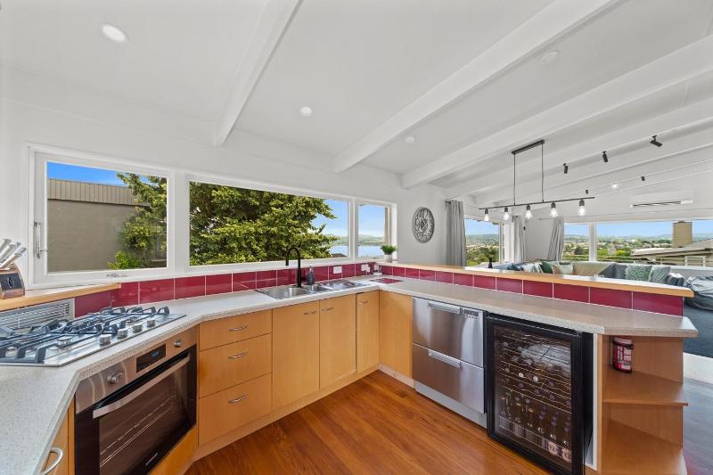Hilltop House - Taupo - image 17