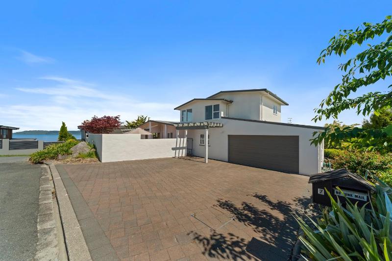 Hilltop House - Taupo - image 11