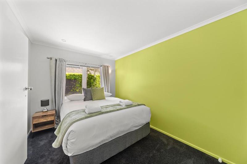 Hilltop House - Taupo - image 13