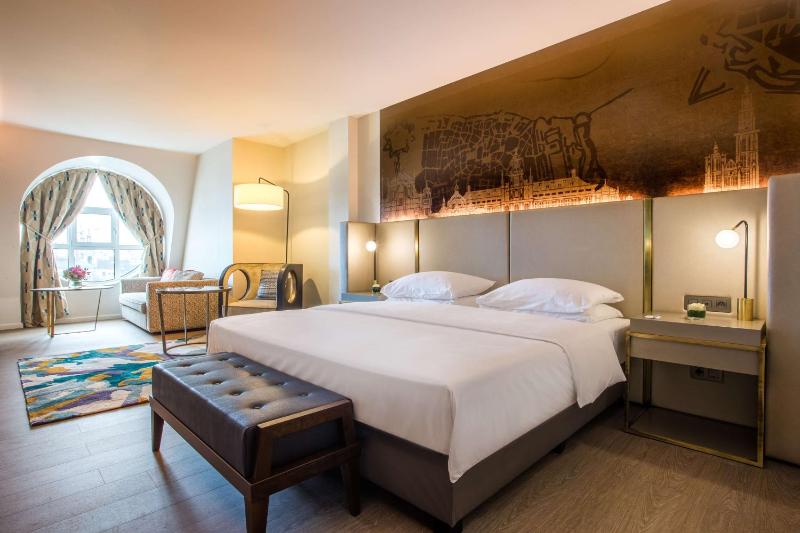 Junior Suite with City View image 1