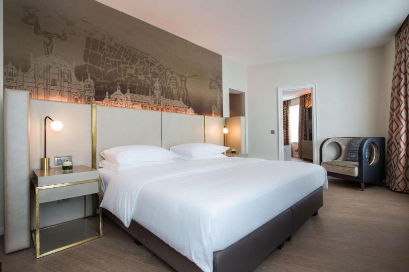 Suite image 1