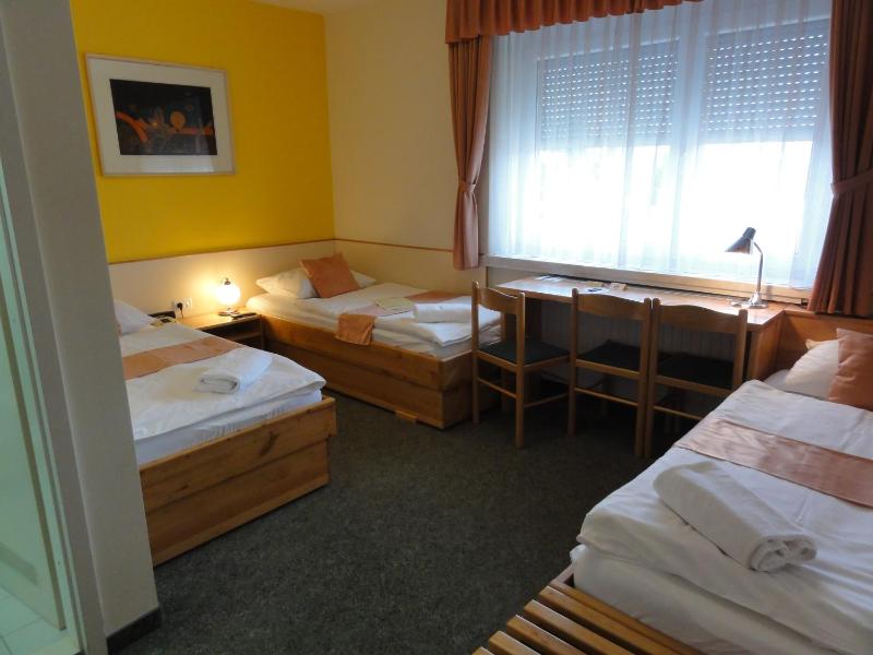 Triple Room image 3